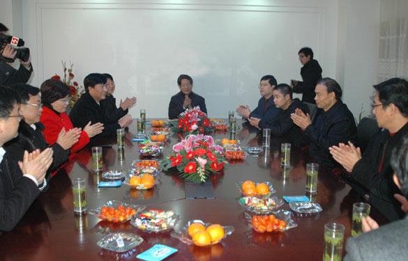 溧陽市委書記韓立明、市長盛建良一行來上上集團(tuán)走訪慰問