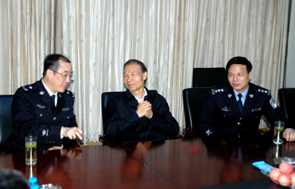 常州市公安局副局長(zhǎng)宮文飛一行來(lái)上上集團(tuán)指導(dǎo)工作