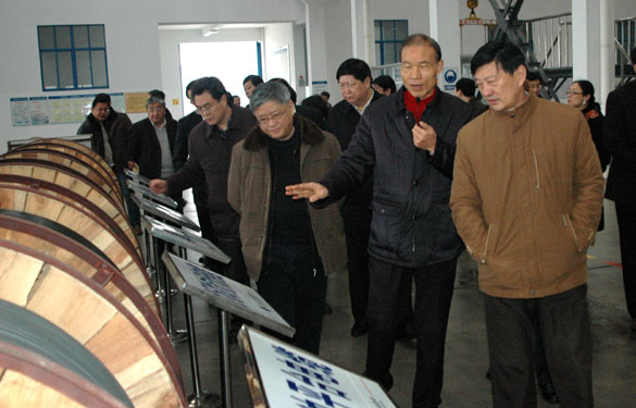 江蘇省人大財經(jīng)工作會議與會領(lǐng)導(dǎo)來上上集團(tuán)參觀考察